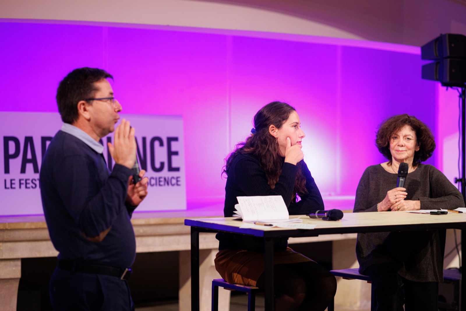 Léna Nicollet en conférence au festival Paris des Sciences